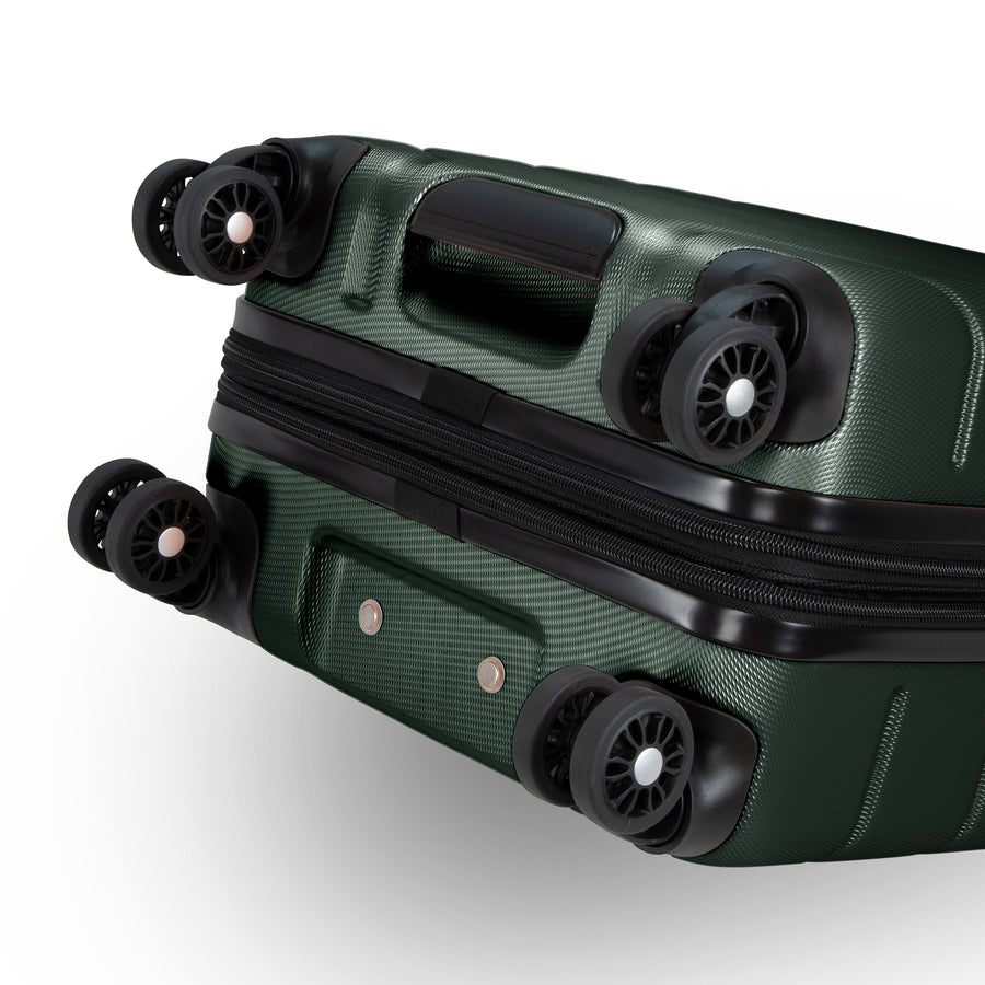 Silverton Hardside Medium Check-In Expandable Spinner