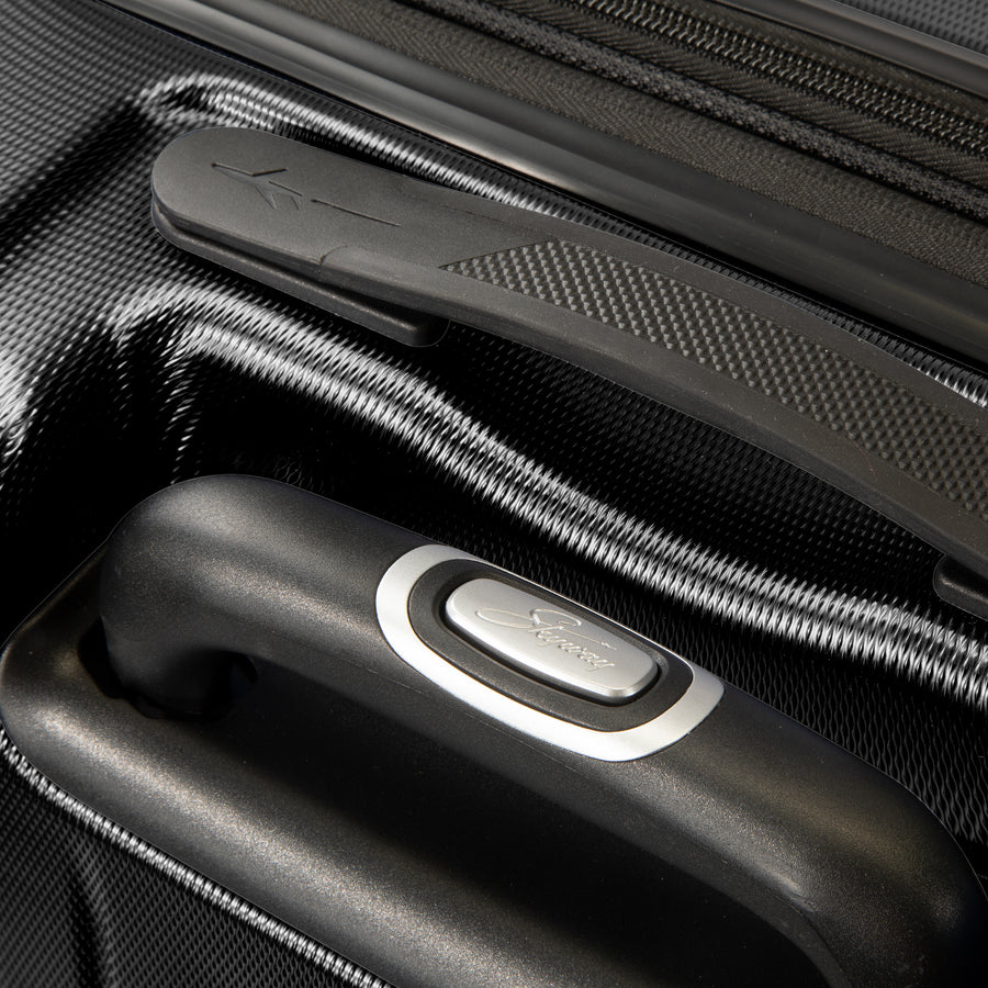 Nimbus 5.0 Medium Check-In Expandable Spinner