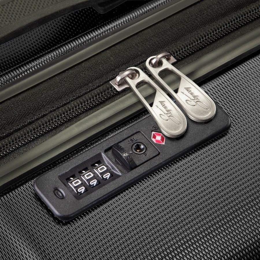 Nimbus 5.0 Large Check-In Expandable Spinner
